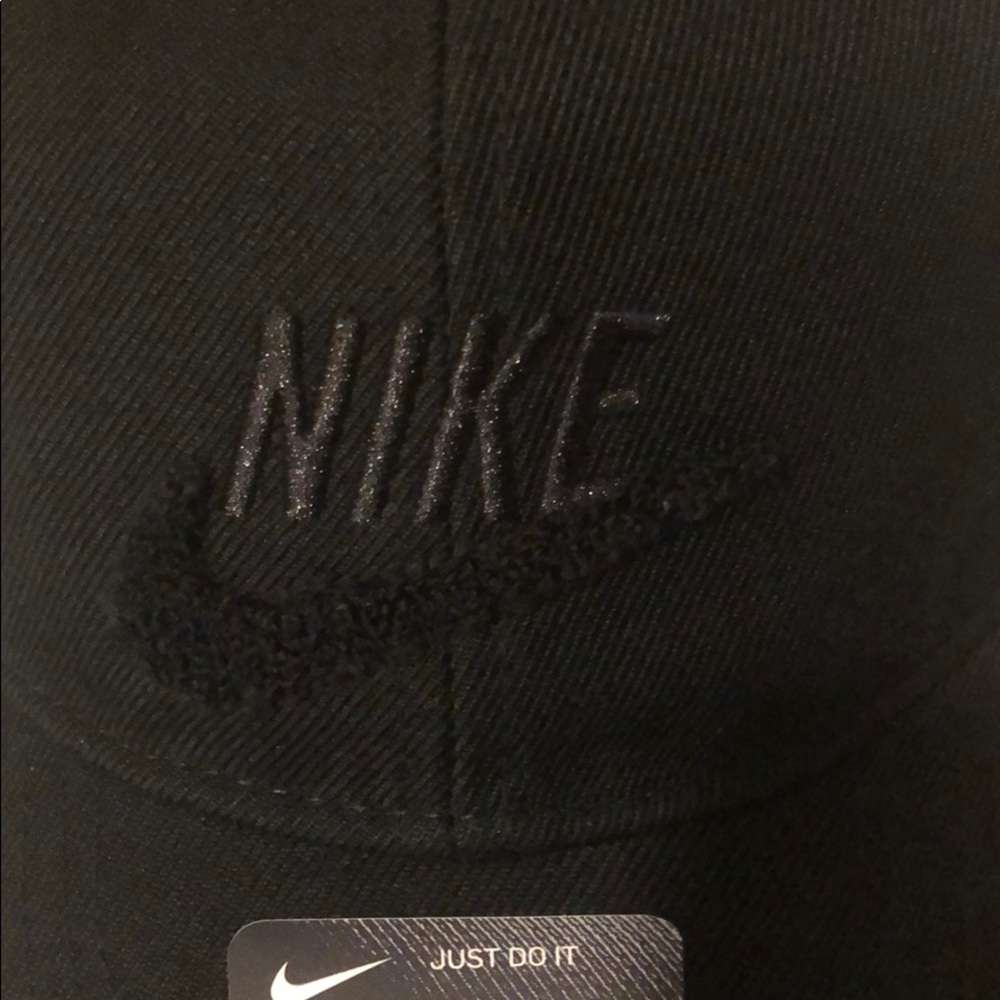 Nike hat - Picture 2 of 4